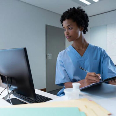 nurse-on-computer